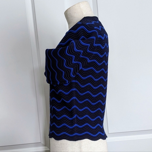 Milly Pullover Crop Mid-Weight Textured Wave Knit Scallop Trim Navy Cobalt M NWT - Picture 11 of 15